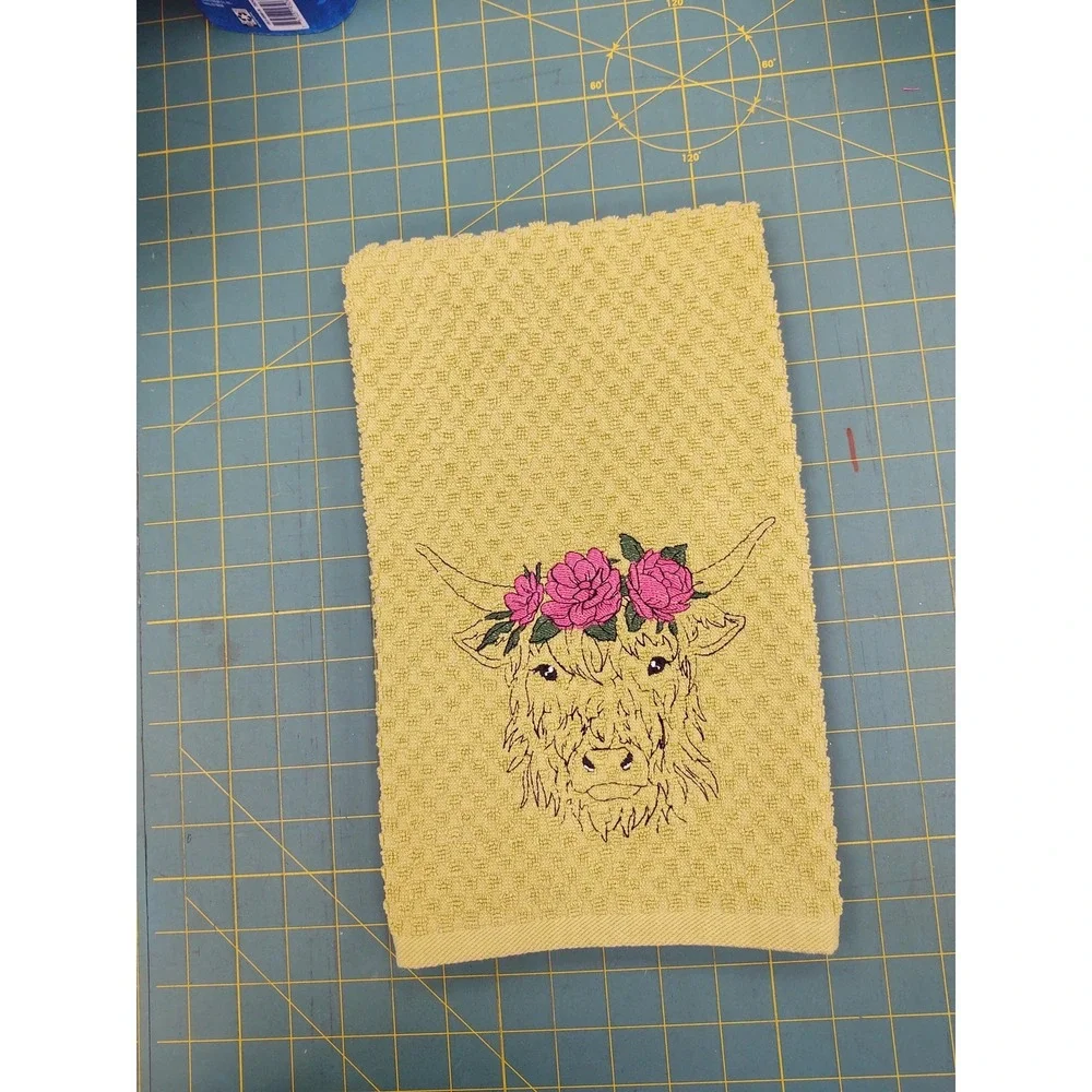 HIGHLAND COW With Three Rose Headband Kitchen Bath Hand Bar Towel Great Gift!